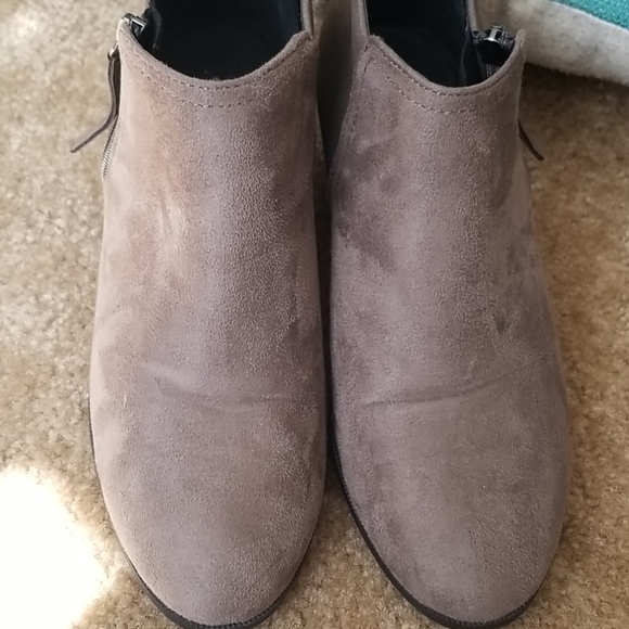 Grey Low Cut Boots - Picture 5 of 5
